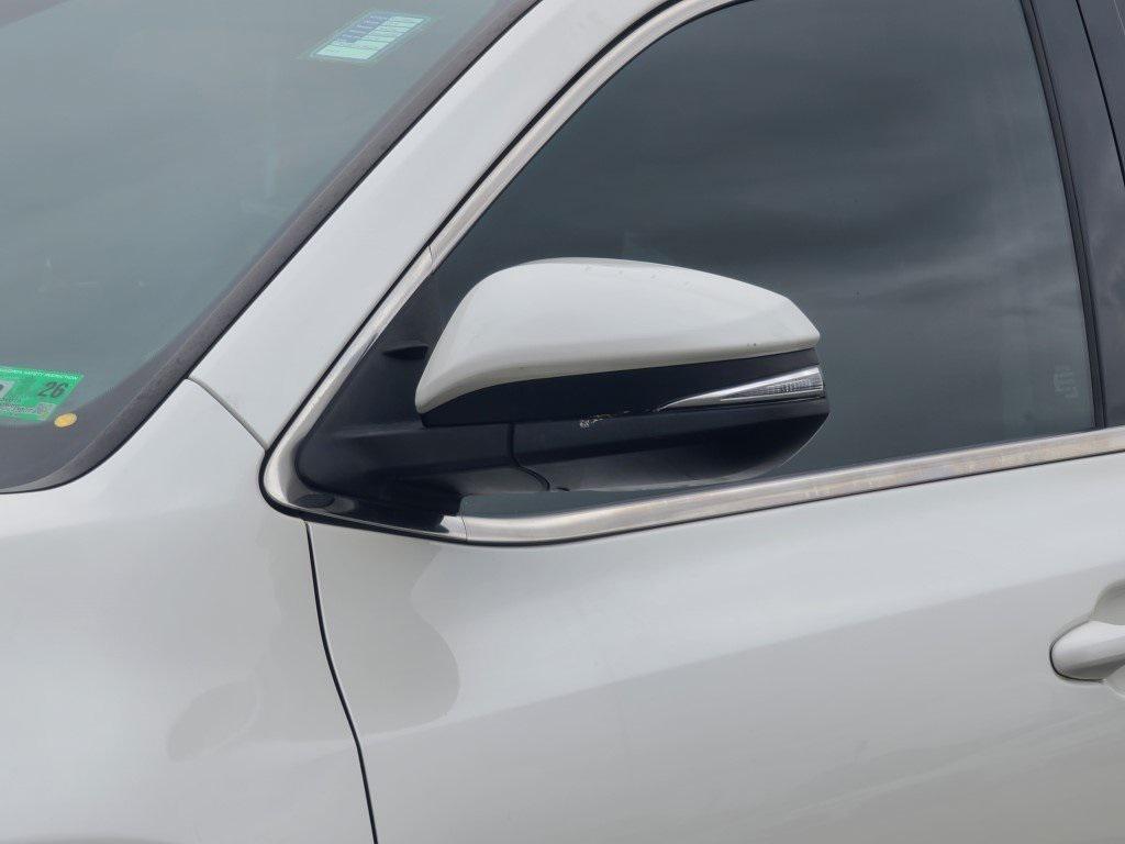 used 2019 Toyota Highlander car, priced at $19,995