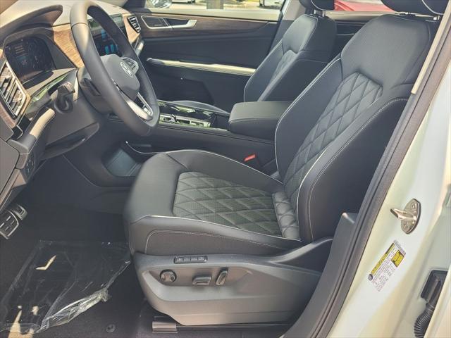 new 2025 Volkswagen Atlas car, priced at $52,151