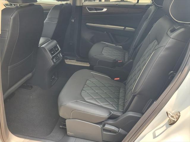 new 2025 Volkswagen Atlas car, priced at $52,151