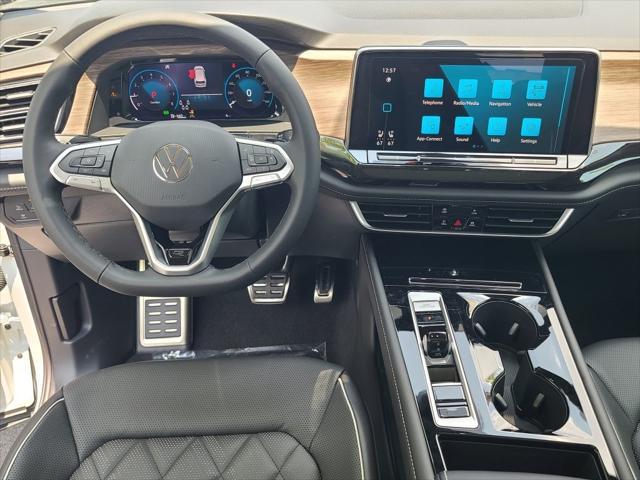 new 2025 Volkswagen Atlas car, priced at $52,151