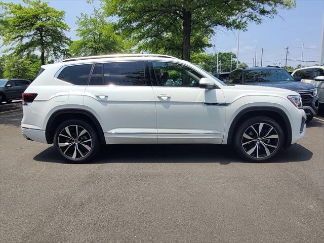 new 2025 Volkswagen Atlas car, priced at $52,151