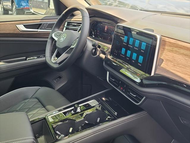 new 2025 Volkswagen Atlas car, priced at $52,151