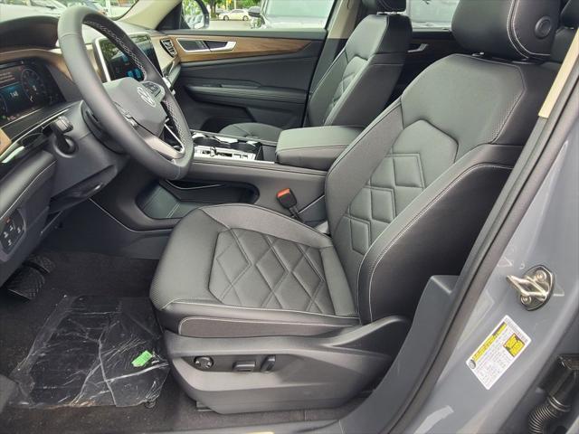 new 2025 Volkswagen Atlas car, priced at $43,353
