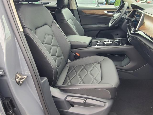 new 2025 Volkswagen Atlas car, priced at $43,353
