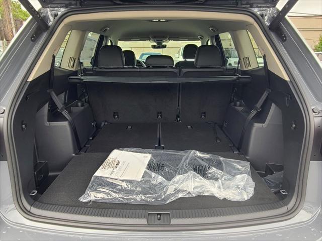 new 2025 Volkswagen Atlas car, priced at $43,353