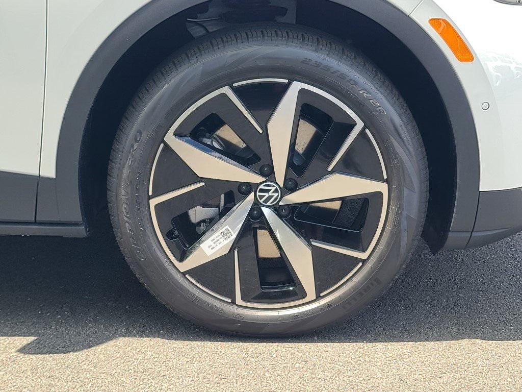 new 2025 Volkswagen ID.4 car, priced at $46,176