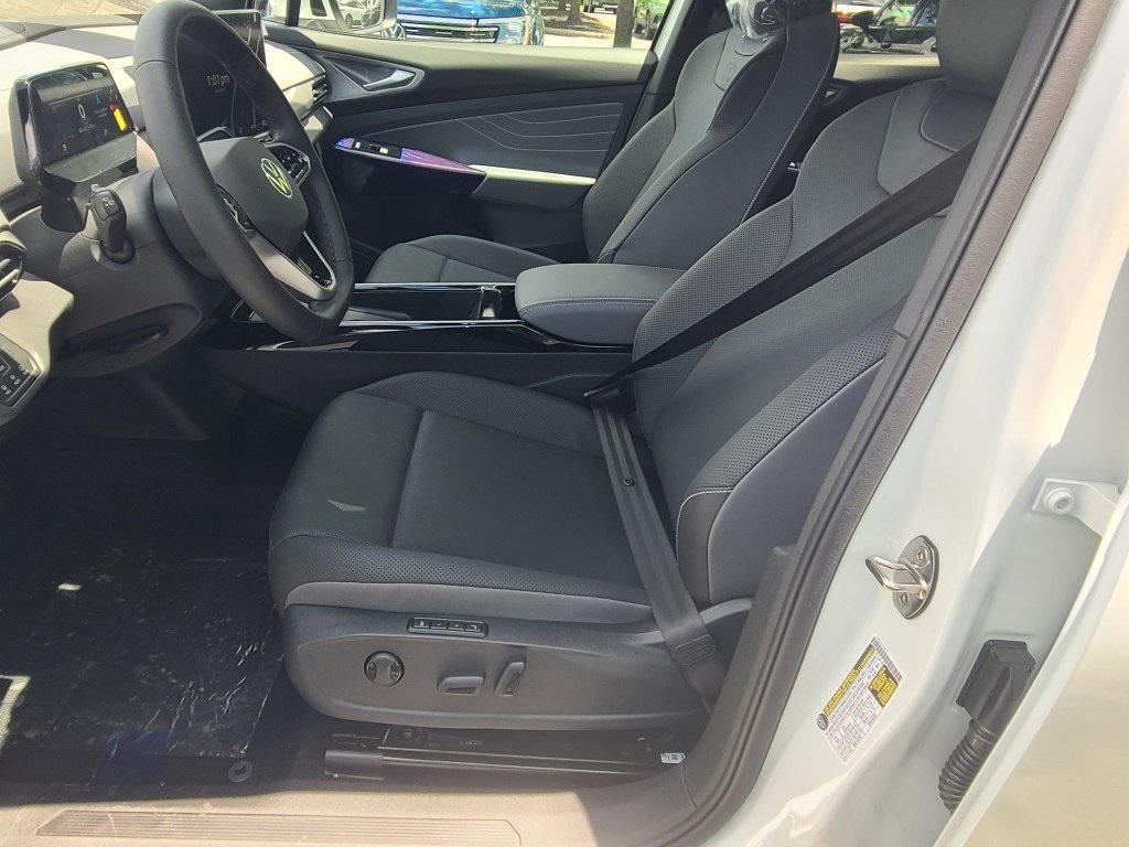 new 2025 Volkswagen ID.4 car, priced at $46,176