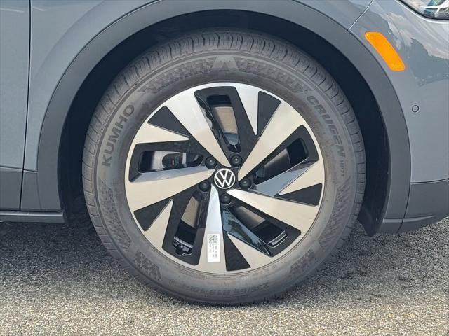 new 2025 Volkswagen ID.4 car, priced at $40,992