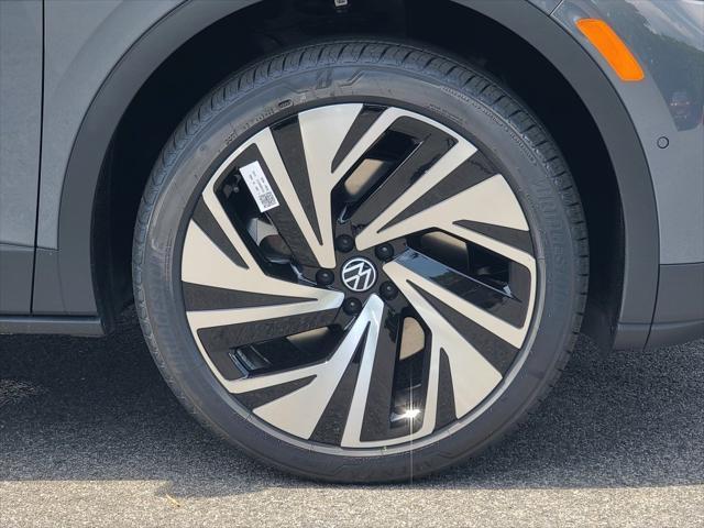 new 2025 Volkswagen ID.4 car, priced at $52,836