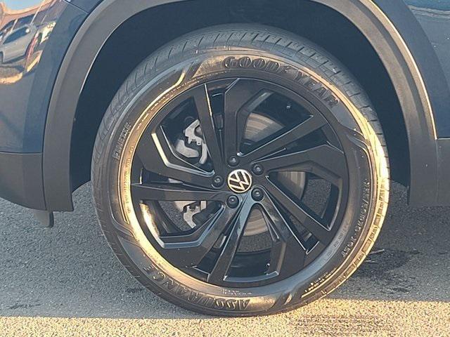 used 2022 Volkswagen Atlas car, priced at $25,900