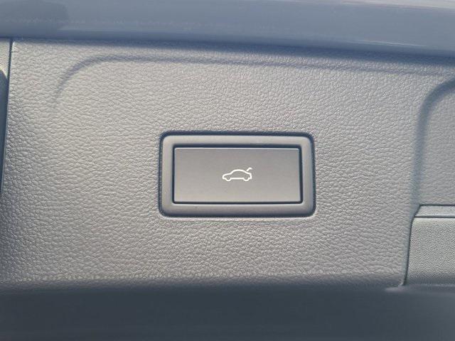 new 2026 Volkswagen Atlas car, priced at $53,608