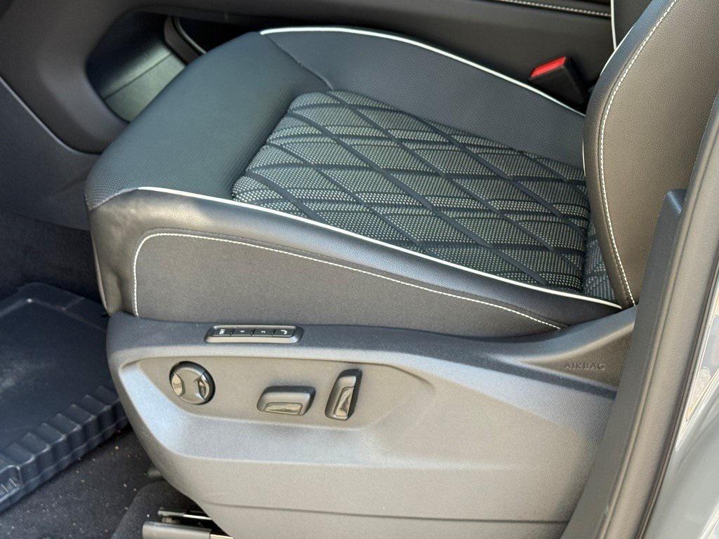 new 2025 Volkswagen Atlas car, priced at $50,427