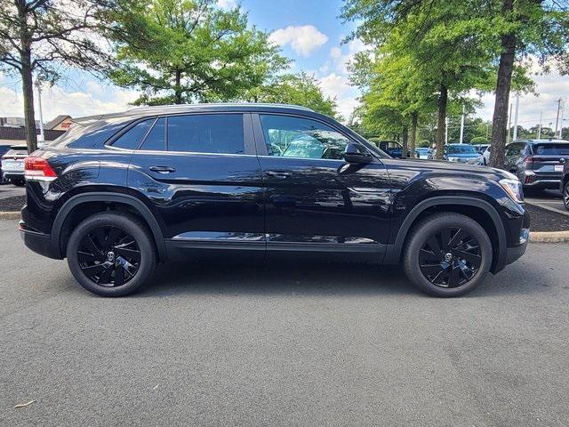 new 2026 Volkswagen Atlas Cross Sport car, priced at $45,601