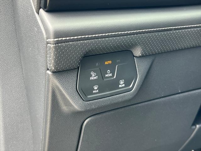new 2025 Volkswagen Atlas car, priced at $44,873