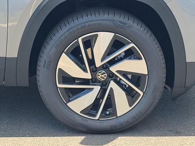 new 2026 Volkswagen Atlas car, priced at $45,908
