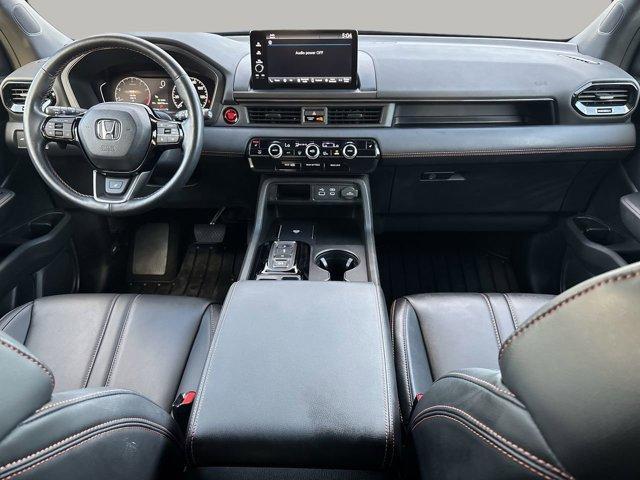 used 2025 Honda Pilot car, priced at $42,999