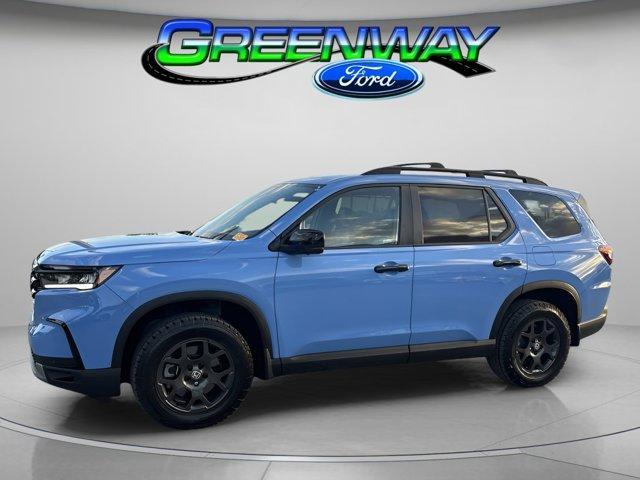 used 2025 Honda Pilot car, priced at $42,999