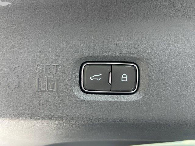 new 2025 Ford Expedition car, priced at $60,476