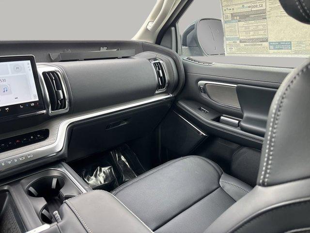 new 2025 Ford Expedition car, priced at $72,289