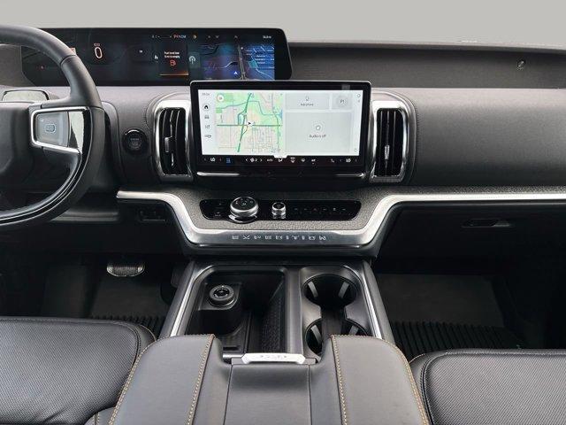 new 2025 Ford Expedition car, priced at $77,096