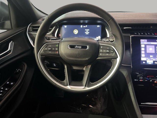 used 2025 Jeep Grand Cherokee car, priced at $31,236