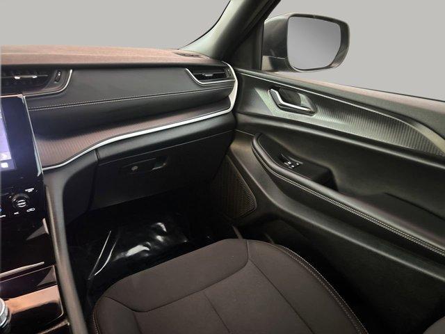 used 2025 Jeep Grand Cherokee car, priced at $31,236