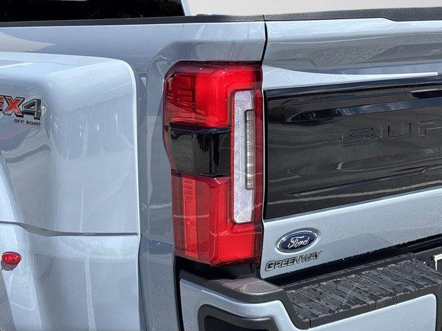 new 2025 Ford F-450 car, priced at $111,305