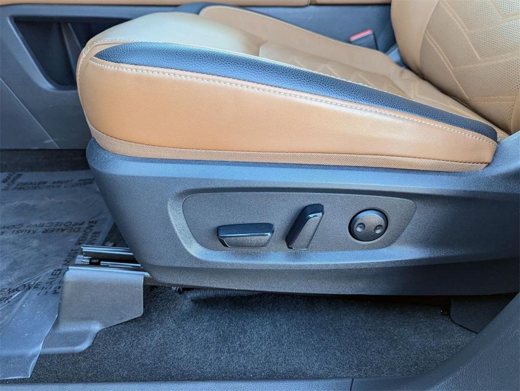 used 2025 Nissan Pathfinder car, priced at $44,950