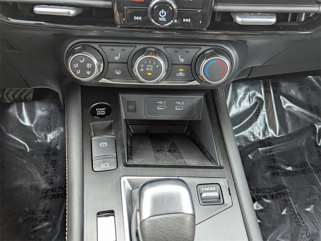 new 2025 Nissan Kicks car, priced at $24,407