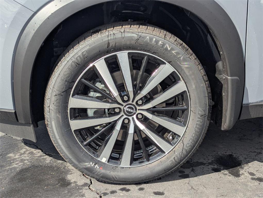 new 2025 Nissan Pathfinder car, priced at $48,278