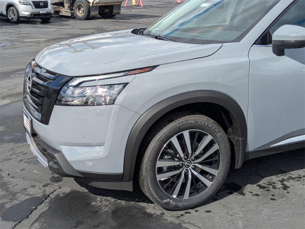 new 2025 Nissan Pathfinder car, priced at $48,278