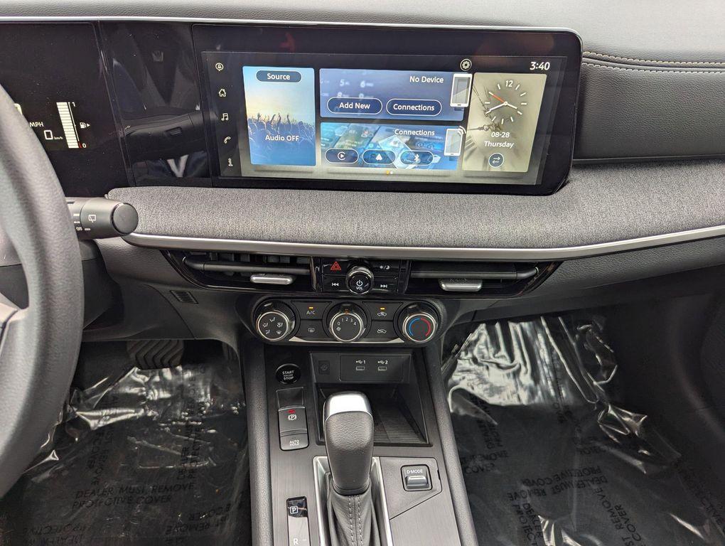 new 2025 Nissan Kicks car, priced at $22,435