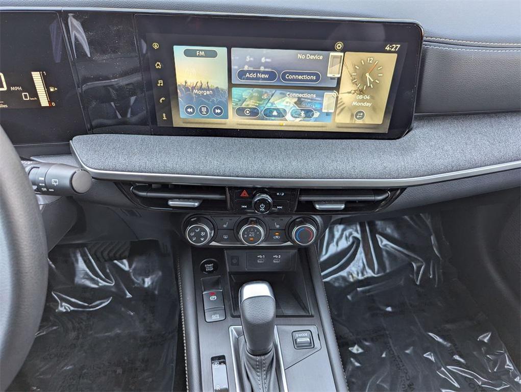 new 2025 Nissan Kicks car, priced at $22,529