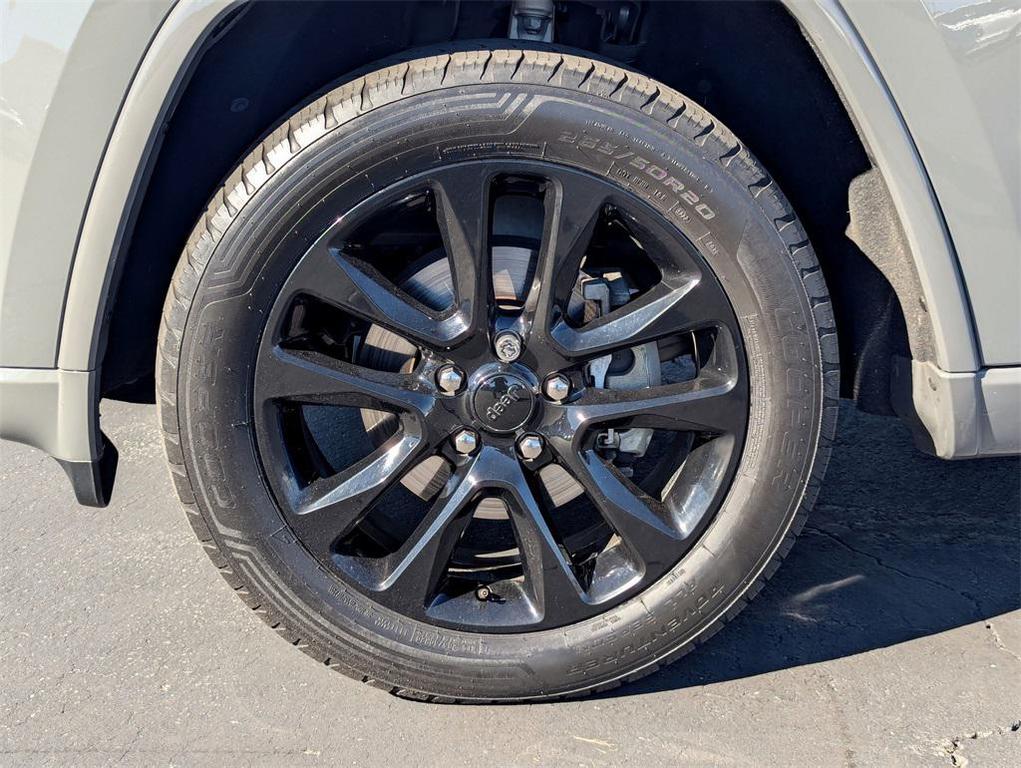 used 2020 Jeep Grand Cherokee car, priced at $19,495