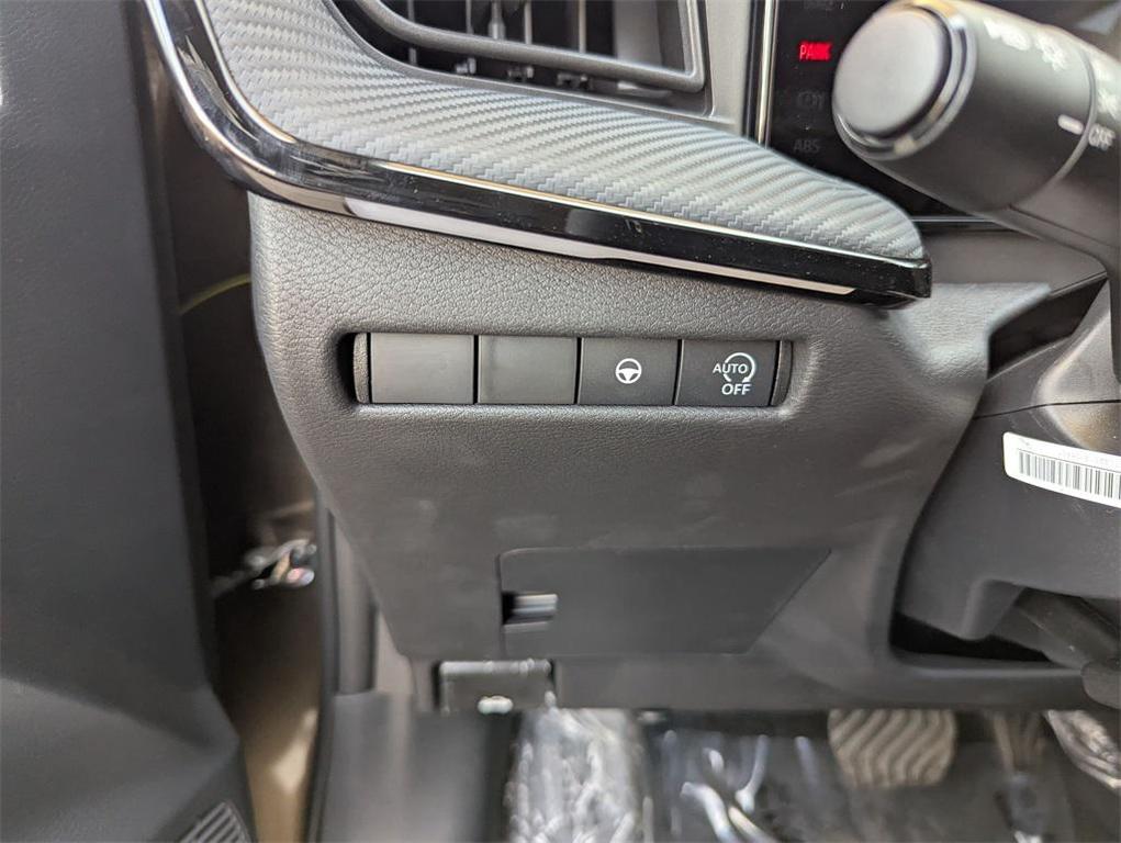 new 2025 Nissan Kicks car, priced at $26,684