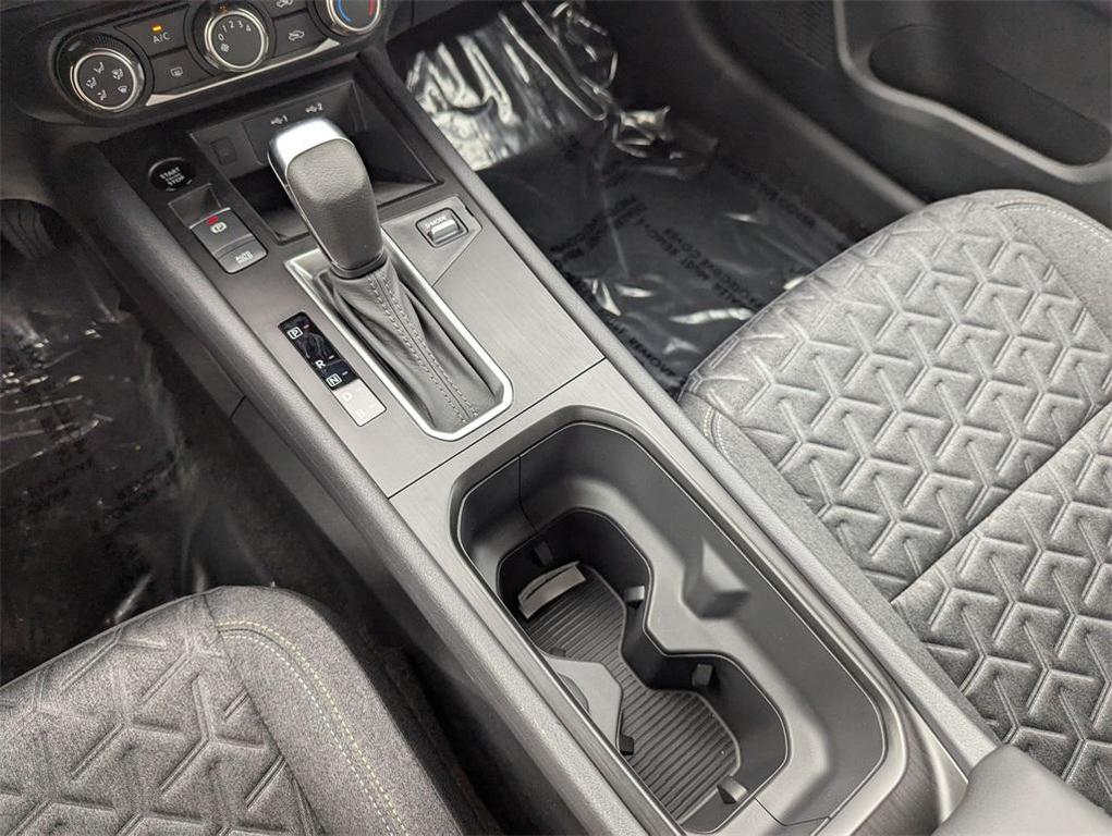 new 2025 Nissan Kicks car, priced at $24,251