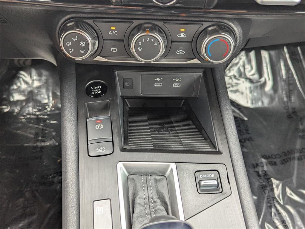 new 2025 Nissan Kicks car, priced at $24,251