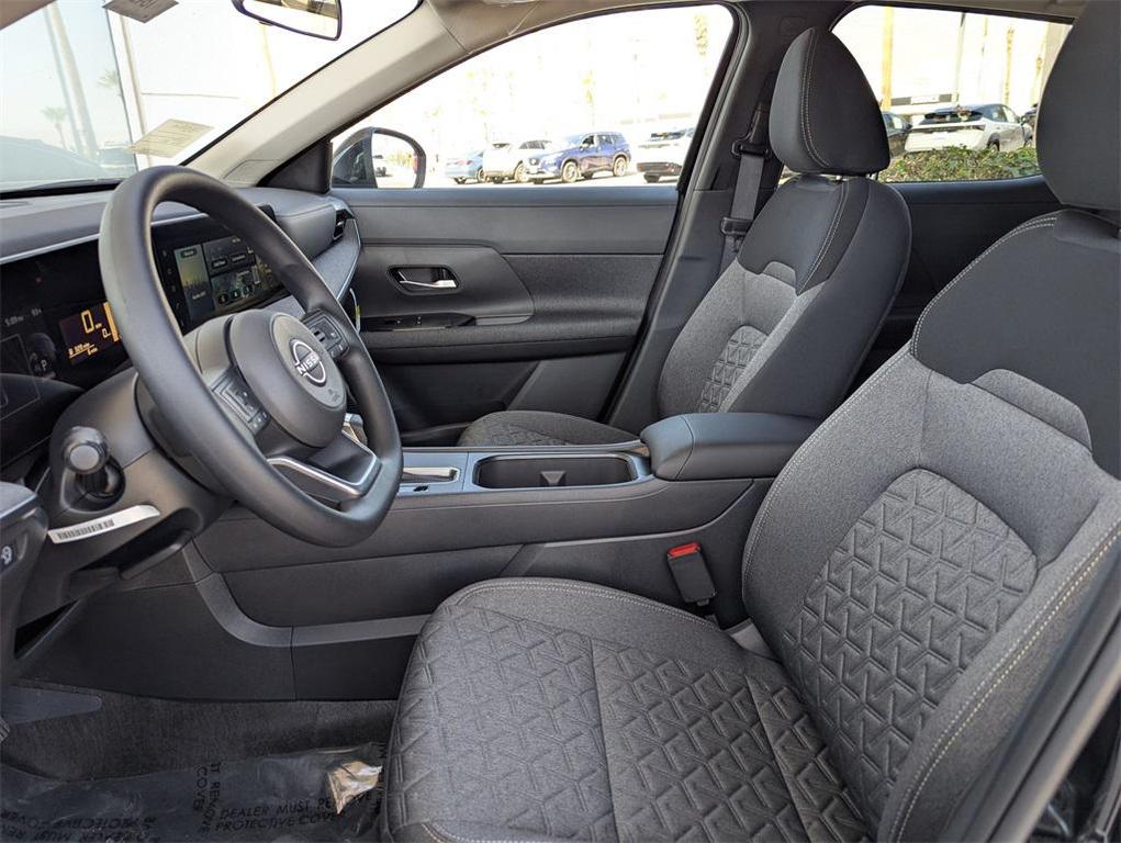 new 2025 Nissan Kicks car, priced at $26,677