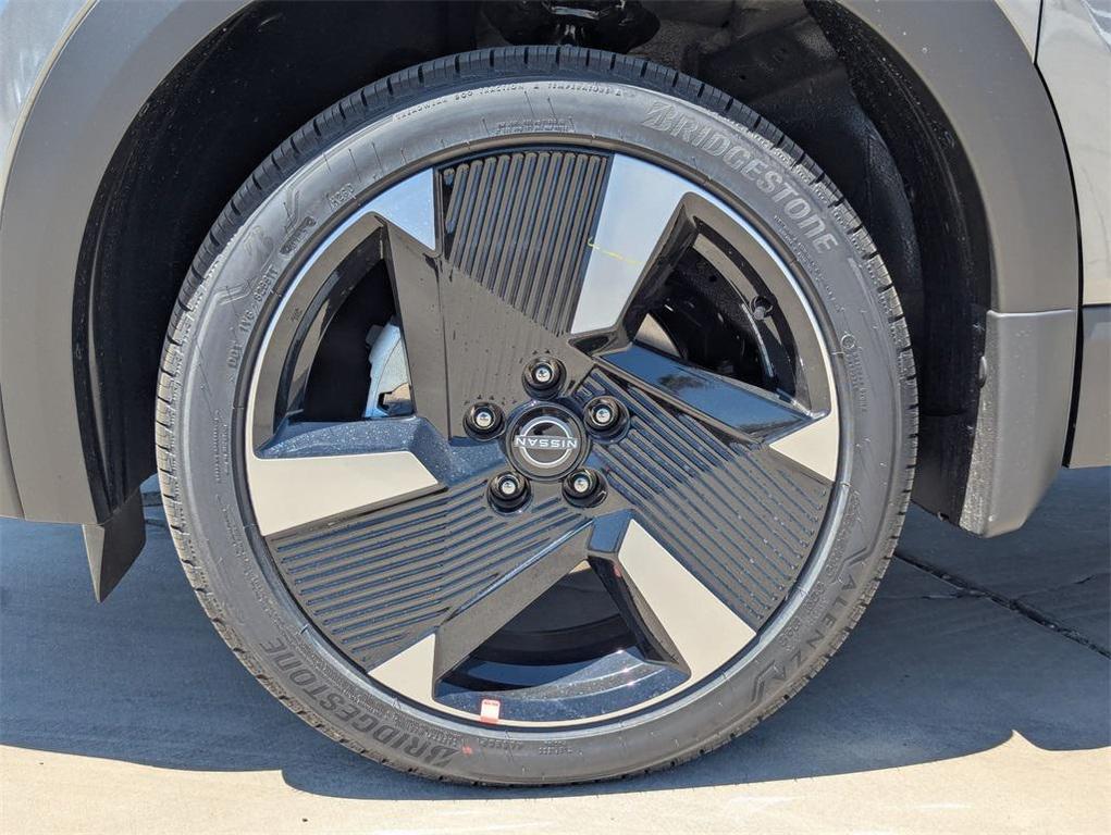 new 2025 Nissan Kicks car, priced at $26,298