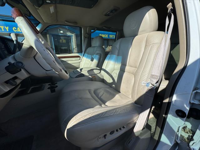 used 2000 Cadillac Escalade car, priced at $18,995