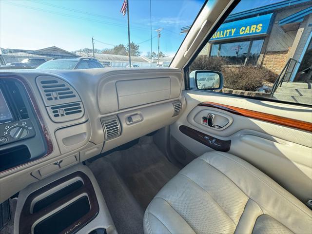 used 2000 Cadillac Escalade car, priced at $18,995