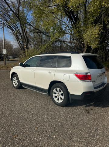 used 2012 Toyota Highlander car, priced at $15,995