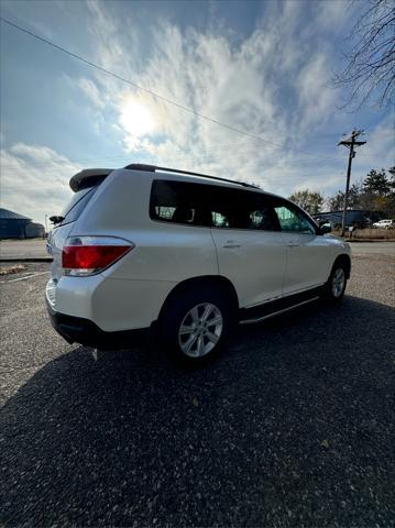 used 2012 Toyota Highlander car, priced at $15,995