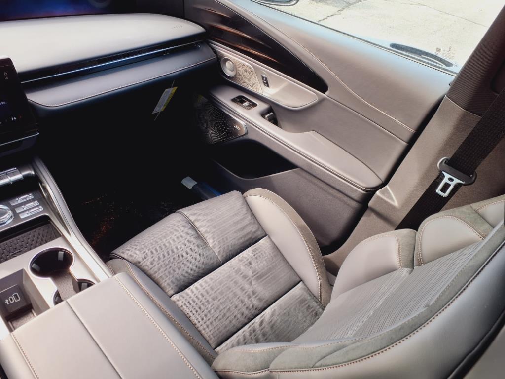 new 2025 Lincoln Nautilus car, priced at $69,967