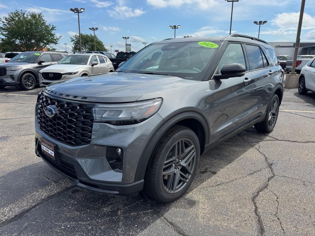 new 2025 Ford Explorer car, priced at $49,563