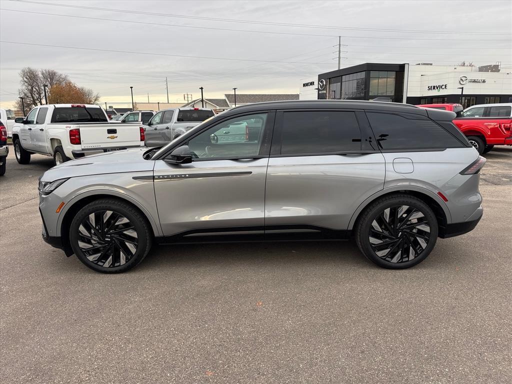 used 2024 Lincoln Nautilus car, priced at $53,307