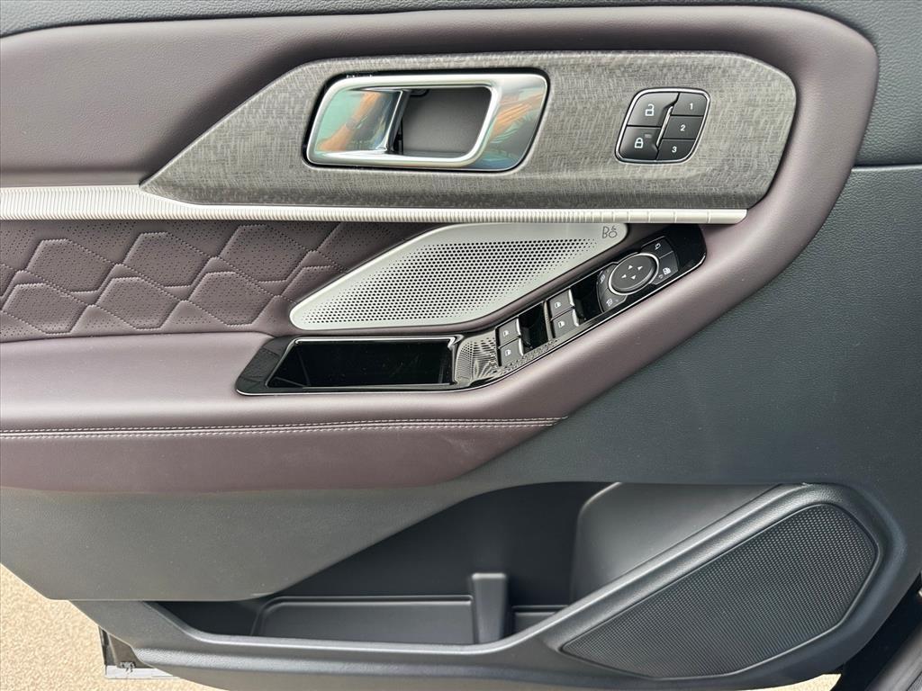 new 2025 Ford Explorer car, priced at $58,037