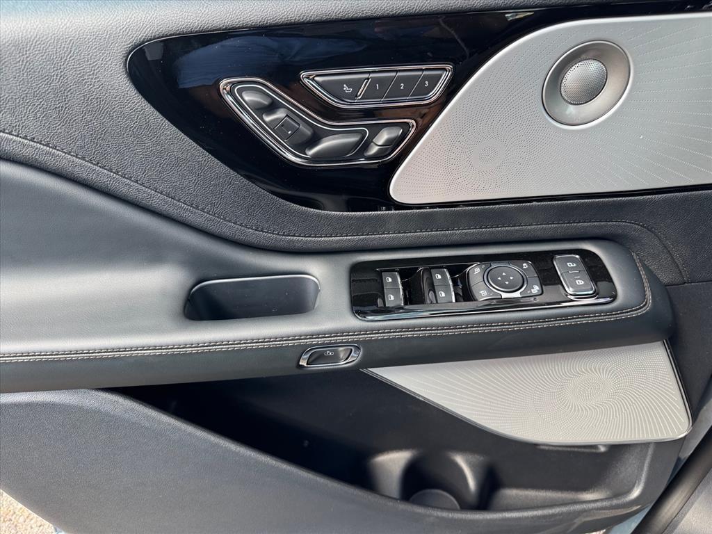 new 2025 Lincoln Aviator car, priced at $83,330