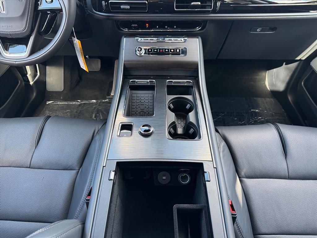 new 2025 Lincoln Aviator car, priced at $83,330