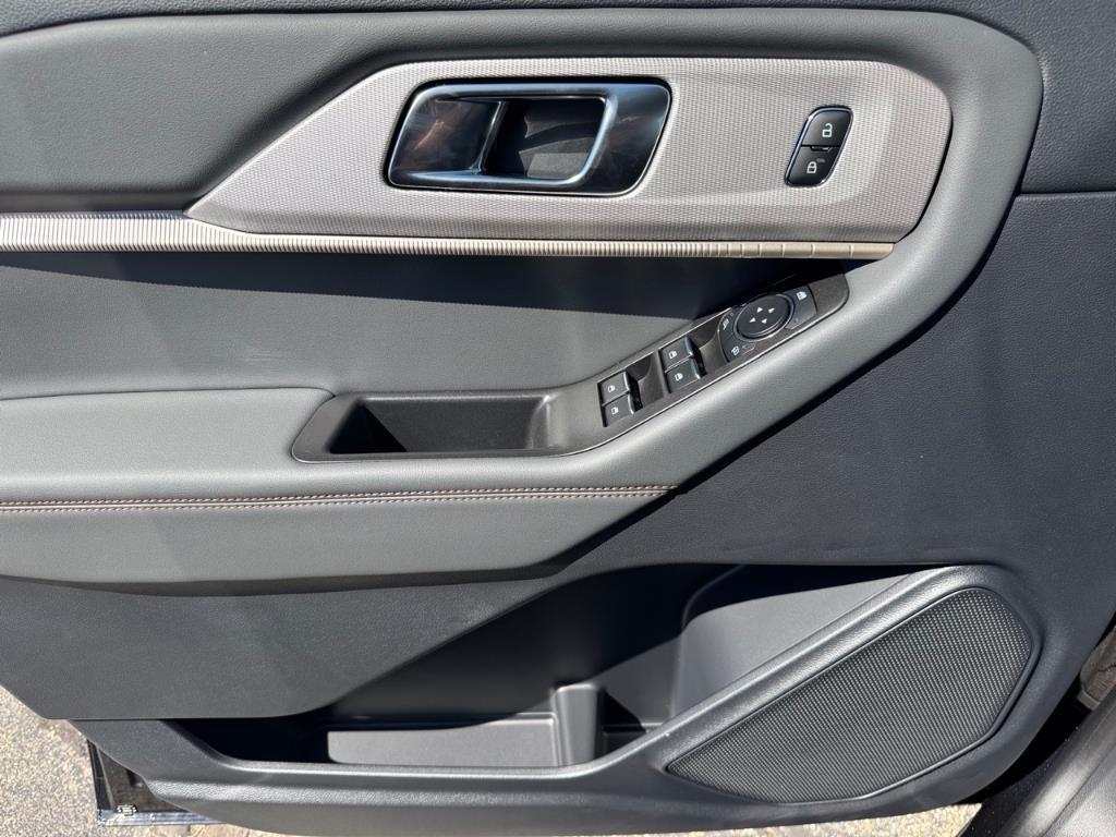 new 2025 Ford Explorer car, priced at $45,812
